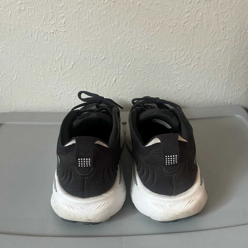 Brooks Women's Black and White Performance Running Shoes